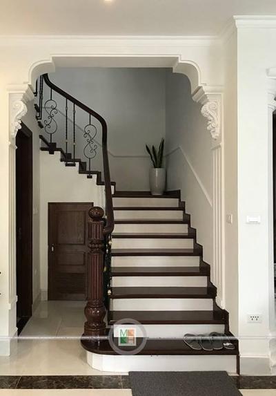  Thi công nội thất biệt thự gỗ óc chó tân cổ điển tại Ecopark 